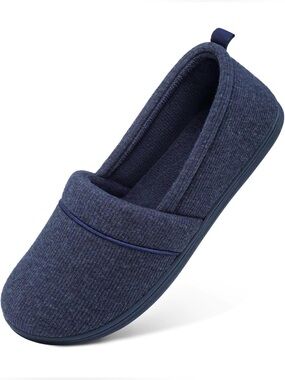 Women’s memory foam slippers. 🥿